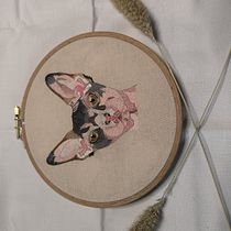 Viva el bordado . Un proyecto de Bordado, Ilustración naturalista y Diseño textil de kadmi_meggie1993 - 28.02.2026