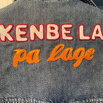 KENBE LA Ein Projekt aus dem Bereich DIY, Stickerei, H, Lettering, T, pografie und Textildesign von calixte_m - 06.03.2026