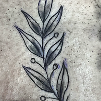 tattoo hojas. Tattoo Design project by Rocío Muñoz - 03.06.2026