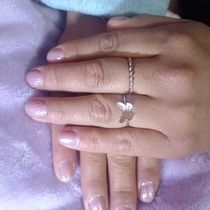 Rosa espejo. Un proyecto de Pintura decorativa, Diseño, Ilustración tradicional, Pintura y Pattern Design de tayura_27 - 08.03.2026