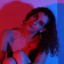 retratos en rojo ( y azul ). Fotografia de estúdio, Fotografia digital, Iluminação fotográfica, e Fotografia projeto de jmembrives - 08.03.2026