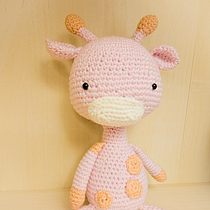 Pink Giraffe. Amigurumi, Arts, Crafts, Crochet, Textile Design, To, and Design project by Ore A. - 03.11.2026