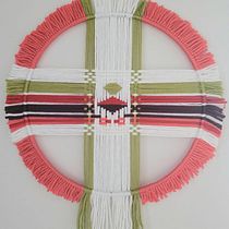 First Circle Weaving Project. Fiber Arts, Textile Design, and Weaving project by Korinna Janssen - 04.04.2026