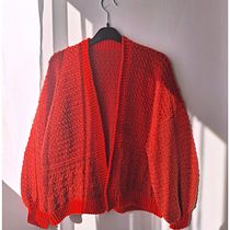 Cárdigan estilo romántico a crochet. Crochê, DIY, Design de moda, Tecido, e Design têxtil projeto de Keli - 06.04.2026