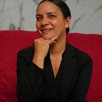 Minimalismo en el Retrato. Photograph, Studio Photograph, Fashion Photograph, Portrait Photograph, and Art Direction project by Luis Enrique Fonseca Caraballo - 04.14.2026