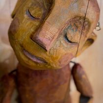 Glimmer - Wooden Marionette . Artesanato, e Marcenaria projeto de Imile Wepener - 30.04.2026