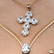 Joyas. Photograph, Post-production, and Photo Retouching project by Gianluca Vairoleto - 05.07.2026