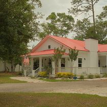 Quiet Southern Charm. Photograph project by sononikkidb - 05.15.2026