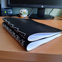 Mi proyecto del curso: Encuadernación con técnicas de costuras expuesta Ein Projekt aus dem Bereich H, werk, Buchbinderei, DIY, Bildende Künste, Kartonmodellbau und Nähen von Seila Jiménez Pajares - 23.05.2026