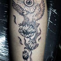 Desenho Renascimento - tatuagem naturalista . Ilustrasi tradisional, Menggambar, Desain Tato, Ilustrasi Botani & Ilustrasi Naturalistik proyek oleh Mariana Biondo - 06.17.2026