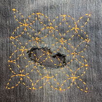 Patching jeans. Embroider, Fiber Arts, DIY, Upc, cling, and Textile Design project by Rosemary Austin - 06.30.2026