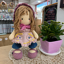 Muñeca romántica LUNA. Amigurumi, Artesanato, Crochê, Tecido, Design têxtil, e Design de brinquedos projeto de nfj555xrs7 - 01.07.2026