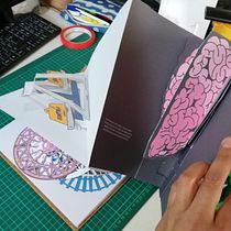 Pop up enamorado. Arts, Crafts, Editorial Design, Paper Craft, Bookbinding, and Creating with Kids project by Karina Sabay - 07.12.2026