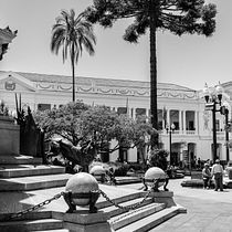 Fotógrafos del centro.. Digital Photography, Outdoor Photography, and Documentary Photography project by Mateo Calle - 07.17.2026