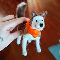 cani con infeltrimento ad ago. Arts, Crafts, Toy Design, Fiber Arts, Needle Felting, and Textile Design project by Giorgia Cegna - 07.23.2026