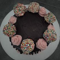 La mia torta di Compleanno . Un proyecto de Fotografía e Ilustración digital de Mara Polvere - 24.07.2026