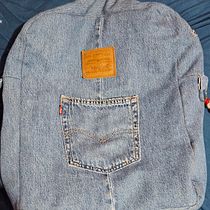 Mochila de Jeans. Sewing, and Textile Design project by abbyeverdeenmellark - 07.30.2026