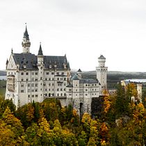 Teoría del Color | Schloss Neuschwanstein. Photography, and Fine Arts project by Roger Martí Martín - 08.05.2026