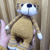 TIGRE. Arts, Crafts, Fiber Arts, Art Toys, Creating with Kids, Crochet, and Amigurumi project by Enma Lucy Saire de la Torre - 08.09.2026