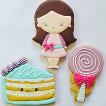 Galletas Glaseadas 🩷. Baking, Edible Art & Icing project by Romina Diaz - 08.28.2026
