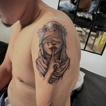 Tatuaje de mujer . Projekt z dziedziny Tradycyjna ilustracja użytkownika trstn_vega - 10.09.2026