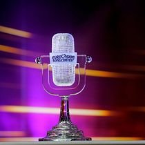 What decides the winner of Eurovision?. Un projet de Photographie de Adriana Rama - 21.09.2026