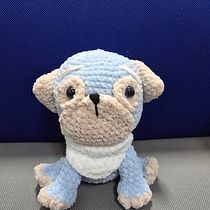 Pug blue. Un projet de Artisanat, Conception de jouets, Art textile, DIY, Crochet, Amigurumi , et Design textile de claudia97nono2019 - 22.09.2026