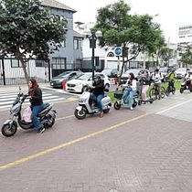 LIMA EN MOVIMIENTO: CUANDO PERDER TIEMPO NOS OBLIGA A BUSCAR OTRA RUTA Ein Projekt aus dem Bereich Traditionelle Illustration und Fotografie von Josué Silva Villa - 24.09.2026
