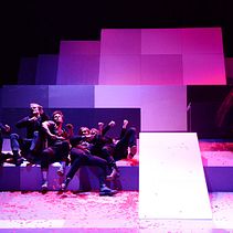 Escenografía para la obra "Los Bandidos" de F. Schiller. Teatro estatal de Karlsruhe, Alemania. Premiere 17.01.15. Dirección : Mina Salehpour. Un progetto di Lighting design e Scenografia di Jorge Enrique Caro - 16.01.2015