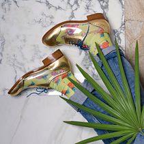 En mis zapatos P/V16. Un proyecto de Dirección de arte, Diseño de calzado y Fotografía de Kety Duran - 02.10.2016