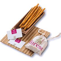 Forest: Brandboard. Un progetto di Br, ing, Br, identit, Direzione artistica, Graphic design e Naming di Bea Naranjo - 21.09.2017