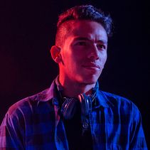 Modell in Rot und Blau Ein Projekt aus dem Bereich Fotografie von Alberto E Ahumada Picón - 18.04.2018