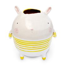 Osvaldo, guardião dos jardins. Artesanato, Bordado, Cerâmica, Design, Design de brinquedos, Design de personagens, Design de personagens 3D, Design de produtos, Ilustração tradicional, Ilustração infantil e Ilustração vetorial projeto de Adriana Torres - 10.12.2012