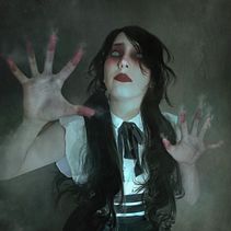 Mi Proyecto del curso: Autorretrato fotográfico artístico (The Orphan) . % Ana Caballero Zea tarafından hazırlanan Dijital Fotoğrafçılık projesi - 01.23.2020