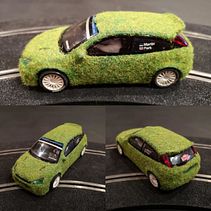 Scalextric grass car. Een project van Craft y  Creativiteit van Agustín González Ardanaz - 16.02.2020