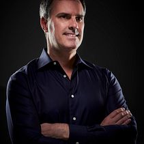 My project in Directing Models for Photography course. Art Direction, and Commercial Photograph project by Luis Velasquez - 03.29.2020