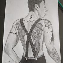 Espalda tatuada. Drawing, Pencil Drawing, Artistic Drawing, Portrait Drawing, and Realistic Drawing project by Adriana Gutiérrez - 10.27.2019