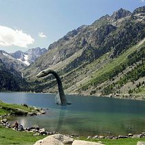 Fotomontaje "Pastando junto al lago". Un progetto di Composizione fotografica di Neri Camos - 04.11.2020