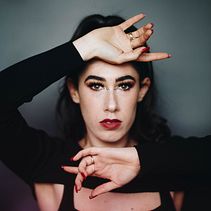 Laura . Un proyecto de Fotografía, Fotografía de retrato e Iluminación fotográfica de Sara Cabarrocas Figueras - 06.02.2021