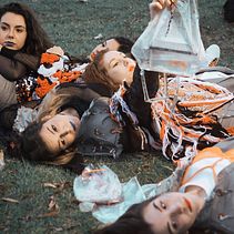 Mi Proyecto del curso: Fundamentos básicos de moda contemporánea. Un proyecto de YouTube Marketing, Creatividad, Dibujo artístico, Diseño de moda y Fotografía de moda de Laura Vega Rodríguez - 08.02.2021