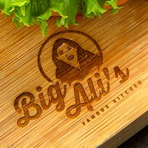 Big Ali's Famous Kitchen Ein Projekt aus dem Bereich Br, ing und Identität, Kreativität und Grafikdesign von Maryorie Huarac Pinedo - 23.03.2021