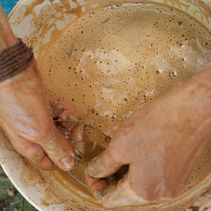 Cerâmica: magia, técnica, arte e política. Ceramics project by Ana Elisa Freitas - 04.10.2021