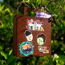 Brota la llama: La palabra es brújula . Br, ing și identitate, Design grafic, Ambalaje și Design de produs de Lorena Gomez - 06.02.2021