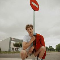 Editorial for Client magazine . Design de costume și Fotografie de modă de Irene Flores - 07.03.2019