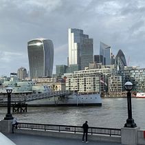 Meu projeto do curso: Desenho arquitetônico com aquarela e tinta - London Centre City . Membuat sketsa, Menggambar, Lukisan Cat Air, Ilustrasi Arsitektur, Buku sketsa & Ilustrasi Tinta proyek oleh Nilce Silva - 07.01.2021