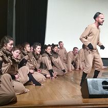 Meu projeto do curso: Design de figurino para cinema e televisão. Un projet de Cinéma, vidéo et télévision, Création de costumes, Cinéma, St, lisme , et Production musicale de Sueli Garcia - 05.07.2021