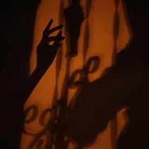 hand over. Een project van Fotografie y Mobiele fotografie van Rita Dias - 05.06.2021