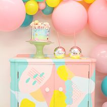 Upcycled Drinks Cabinet . Un proyecto de Upc, cling, Diseño y creación de muebles					 de Joanne Condon - 09.08.2021