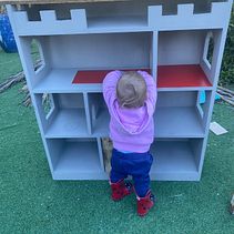 Castle Bookcase. Un progetto di Falegnameria  di Naømi Weiß - 27.08.2021