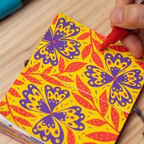 Il mio progetto nel corso "Motivi botanici in un taccuino: conquista la pagina bianca". Un progetto di Illustrazione tradizionale, Pattern design, Illustrazione botanica e Sketchbook di Polina Oshu - 12.11.2021